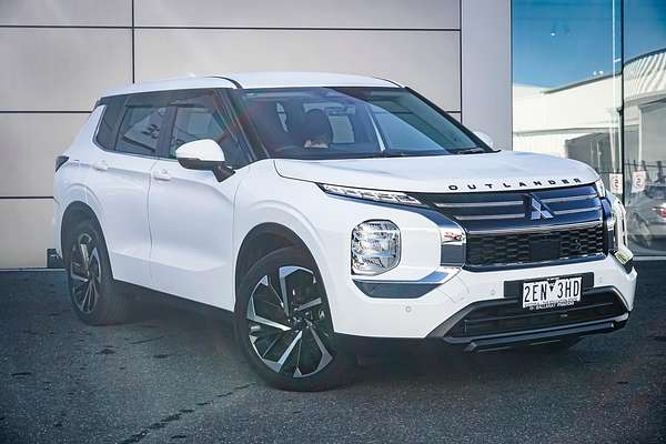2025 Mitsubishi Outlander ES ZM