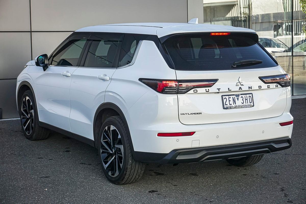 2025 Mitsubishi Outlander ES ZM