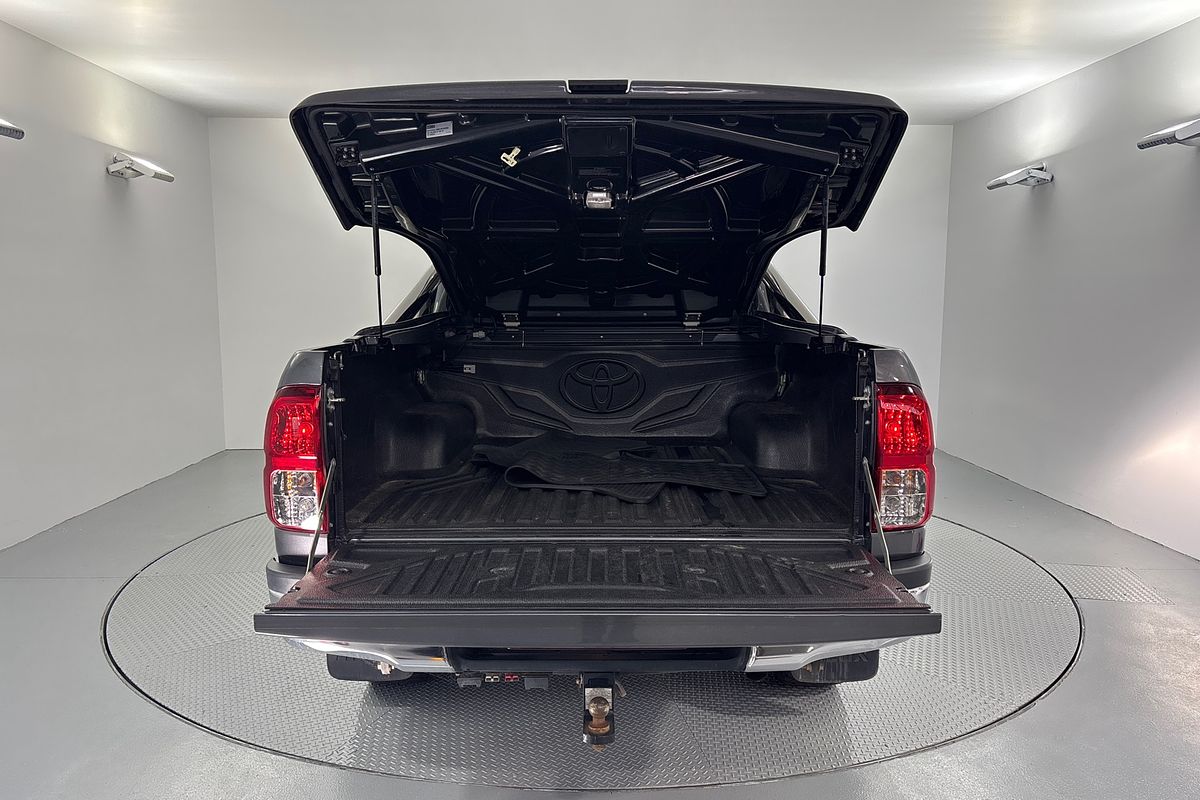 2016 Toyota HILUX SR5 (4x4) GUN126R 4X4