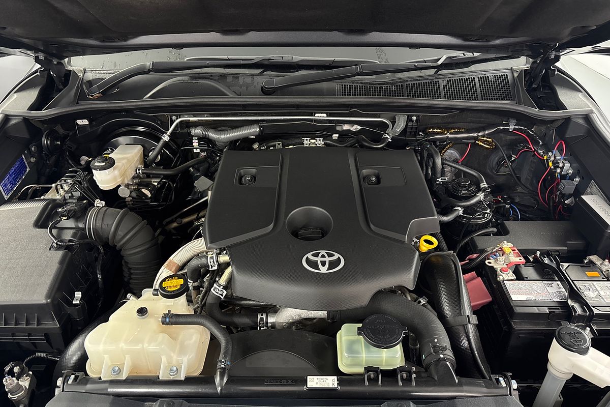 2016 Toyota HILUX SR5 (4x4) GUN126R 4X4