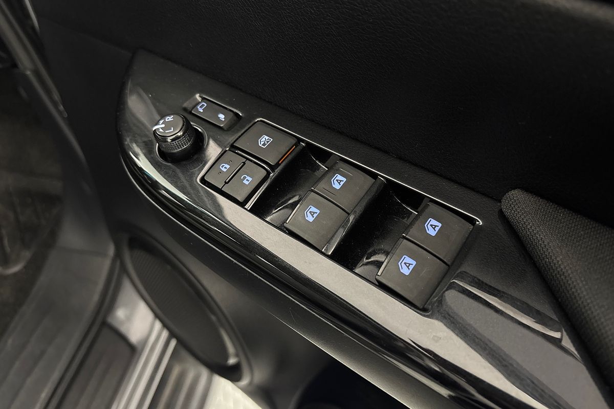 2016 Toyota HILUX SR5 (4x4) GUN126R 4X4