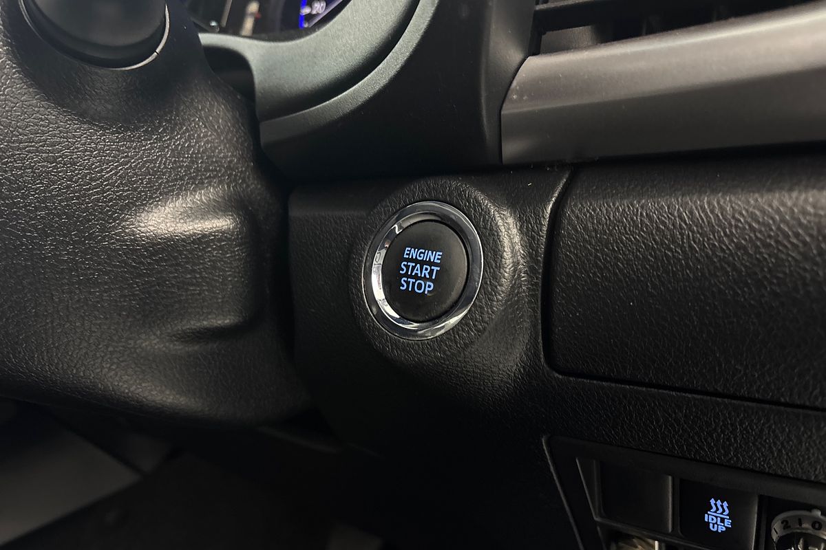 2016 Toyota HILUX SR5 (4x4) GUN126R 4X4