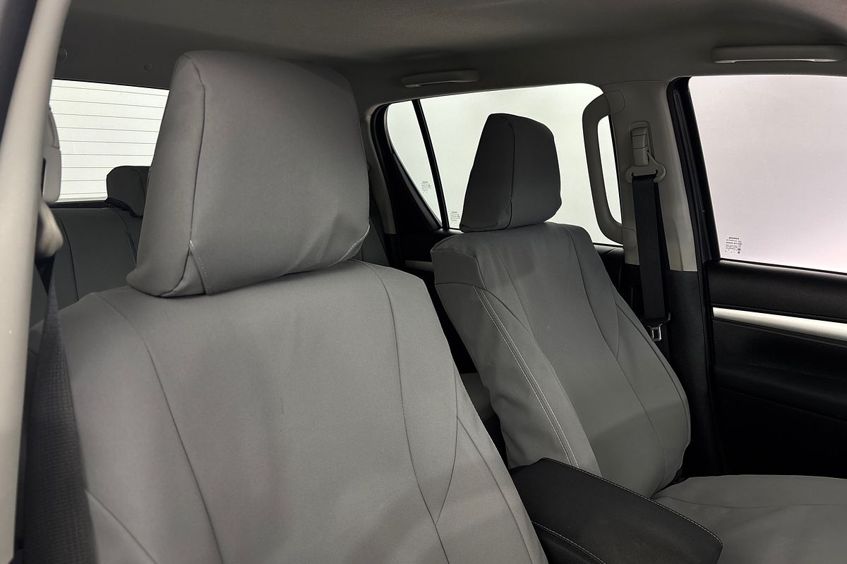 2016 Toyota HILUX SR5 (4x4) GUN126R 4X4