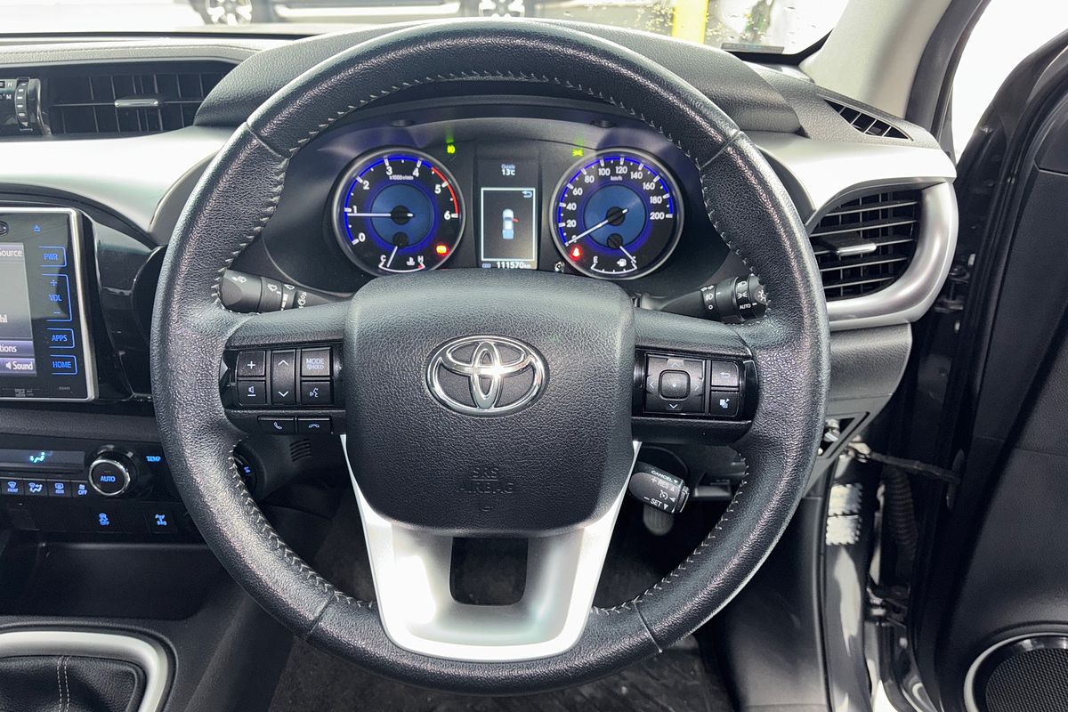 2016 Toyota HILUX SR5 (4x4) GUN126R 4X4
