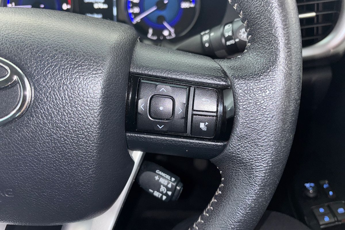 2016 Toyota HILUX SR5 (4x4) GUN126R 4X4