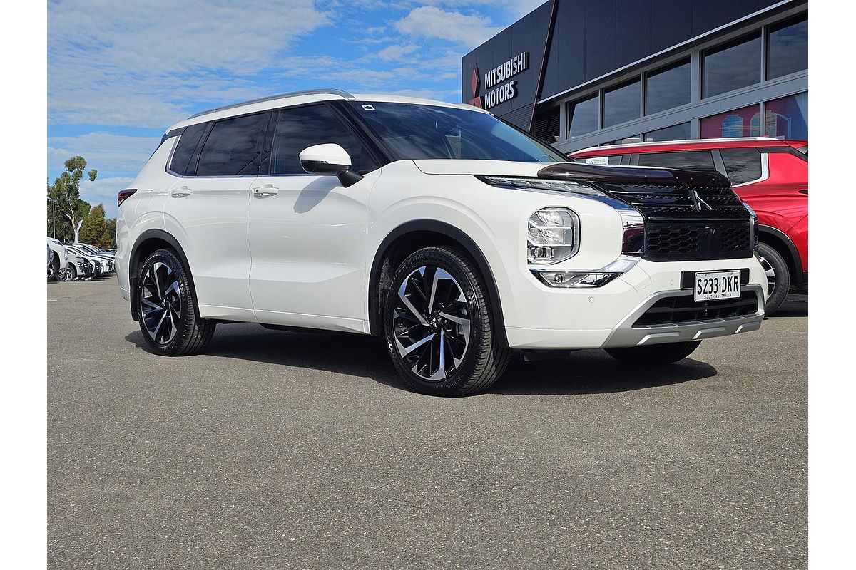 2024 Mitsubishi Outlander Exceed ZM