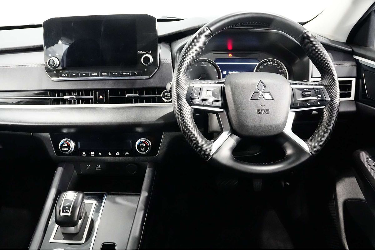 2023 Mitsubishi Outlander LS ZM
