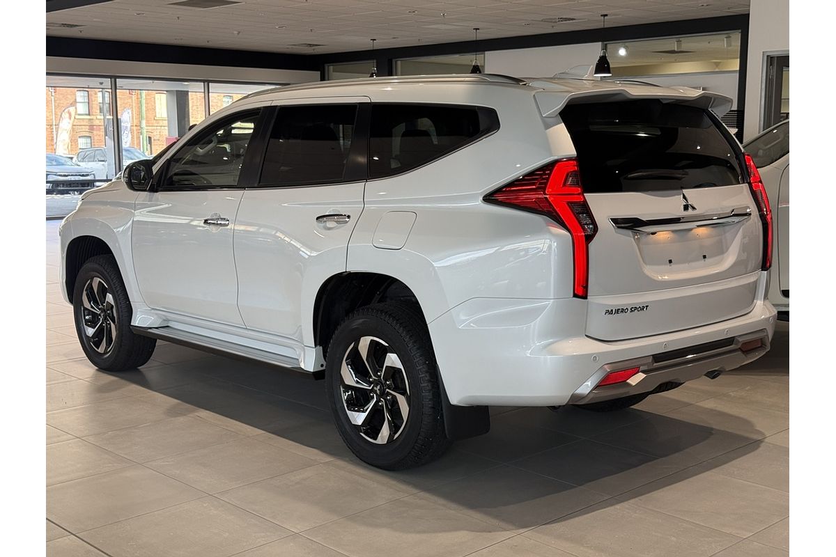 2025 Mitsubishi QG Pajero Sport EXCEED 2.4D 8AT 4WD 7S