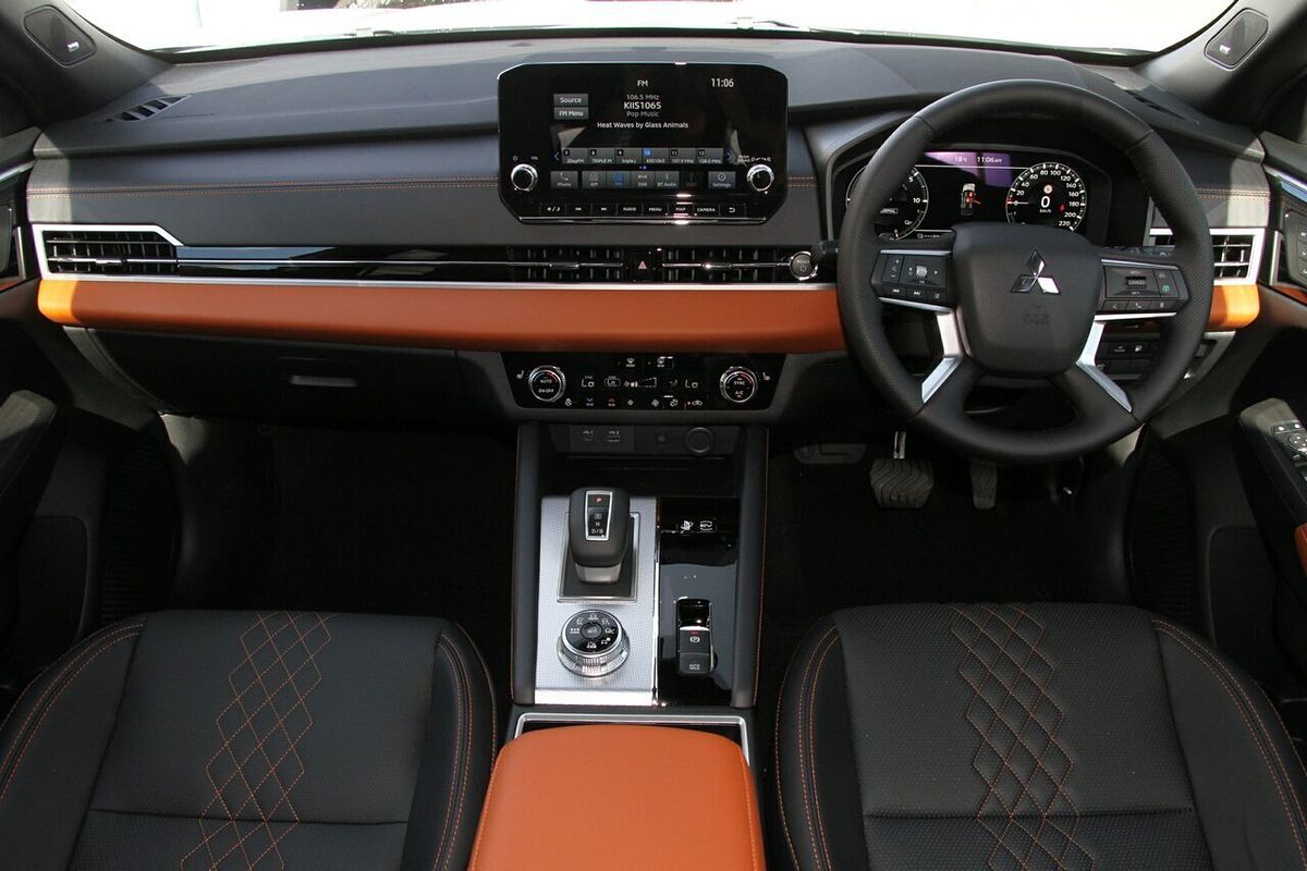2025 Mitsubishi Outlander PHEV Exceed Tourer ZM