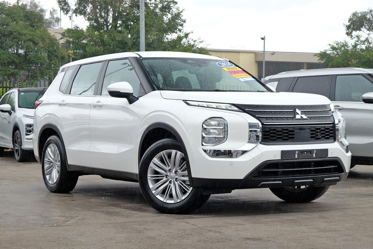 2024 Mitsubishi Outlander ES ZM