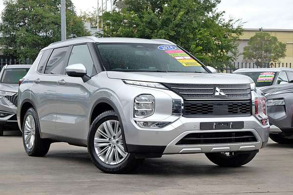 2024 Mitsubishi Outlander LS ZM