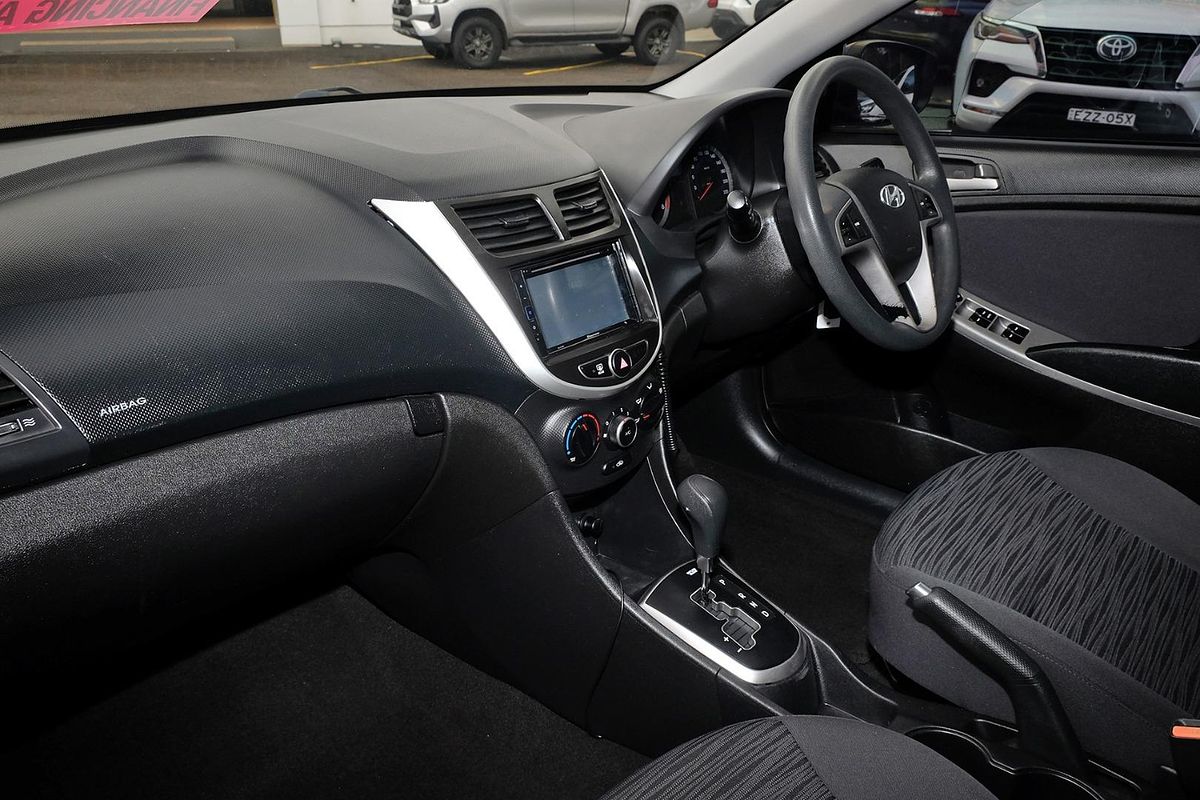 2016 Hyundai Accent Active RB4