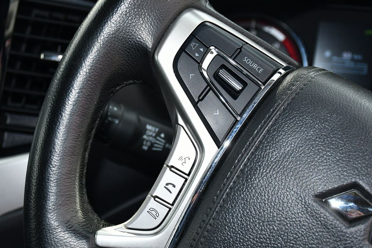 SOLD 2023 Mitsubishi Triton GLX-R in White | Used Ute | Stock #475402 ...