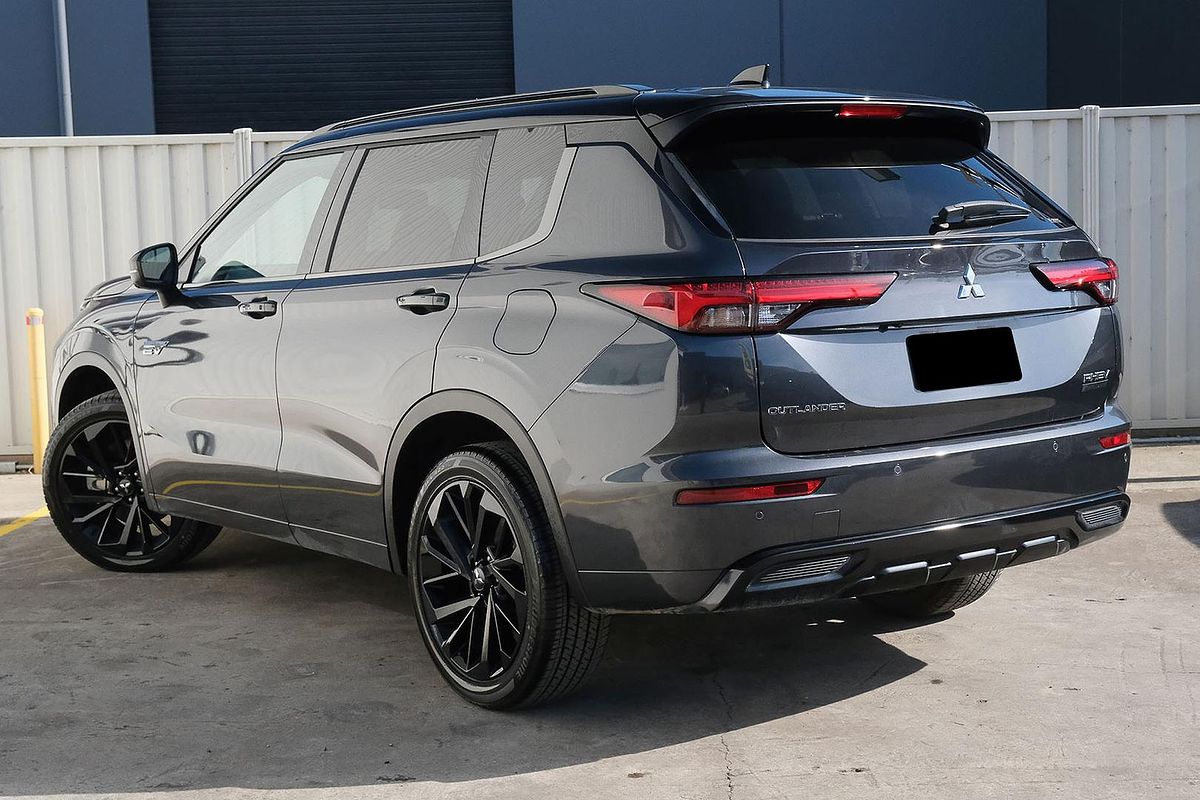 2025 Mitsubishi Outlander PHEV GSR ZM