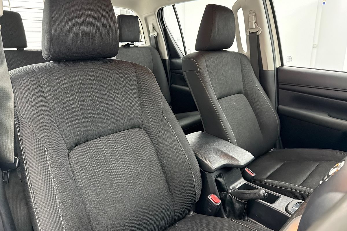 2018 Toyota Hilux SR GUN126R 4X4