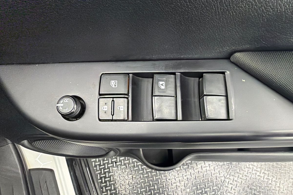 2018 Toyota Hilux SR GUN126R 4X4
