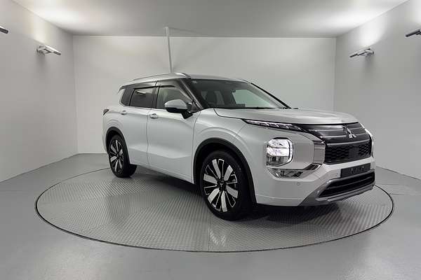 2025 Mitsubishi Outlander Exceed ZM