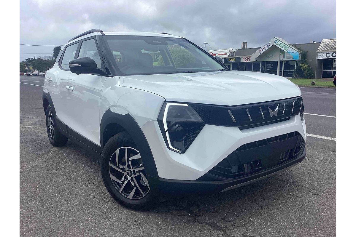 2025 Mahindra XUV3XO AX5L