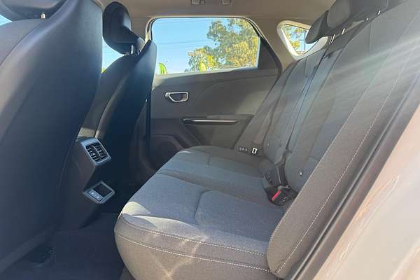 2025 Kia K4 S CL4m thumb-10