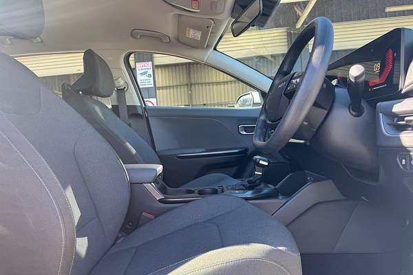 2025 Kia K4 S CL4m thumb-14