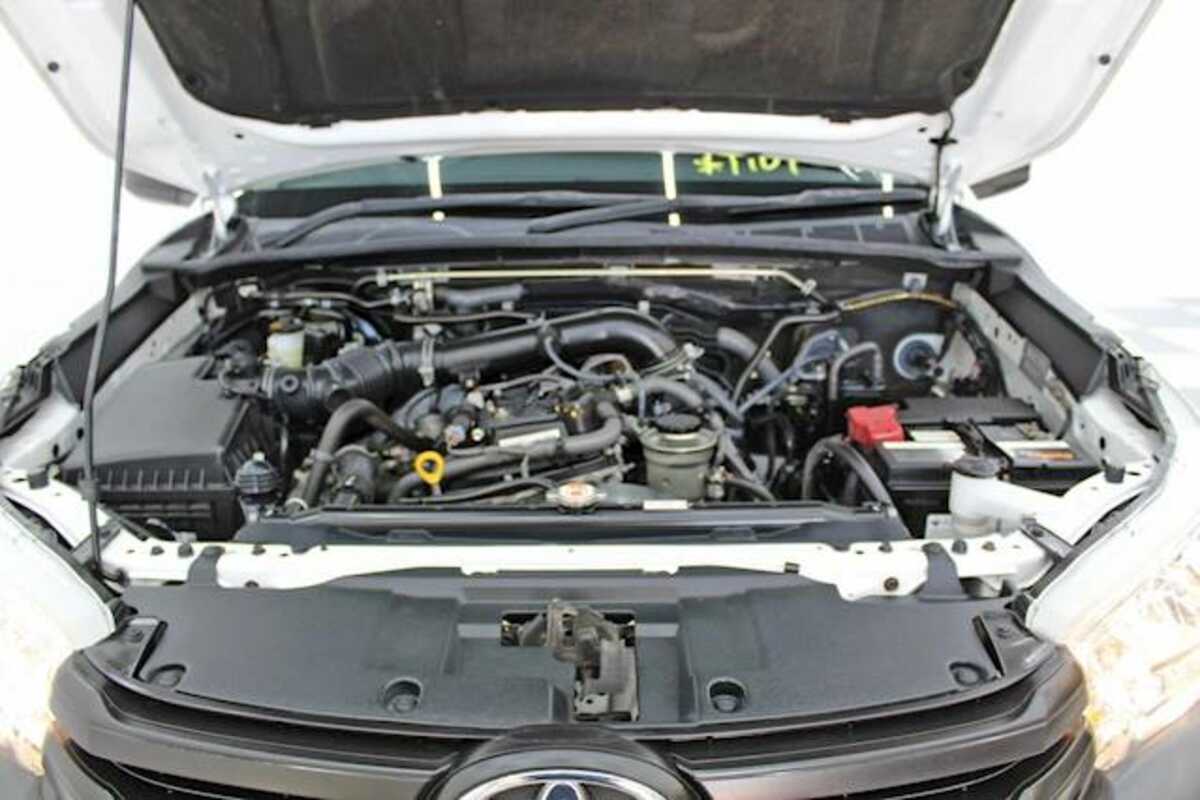 2018 Toyota HILUX WORKMATE DUAL CAB TGN121R