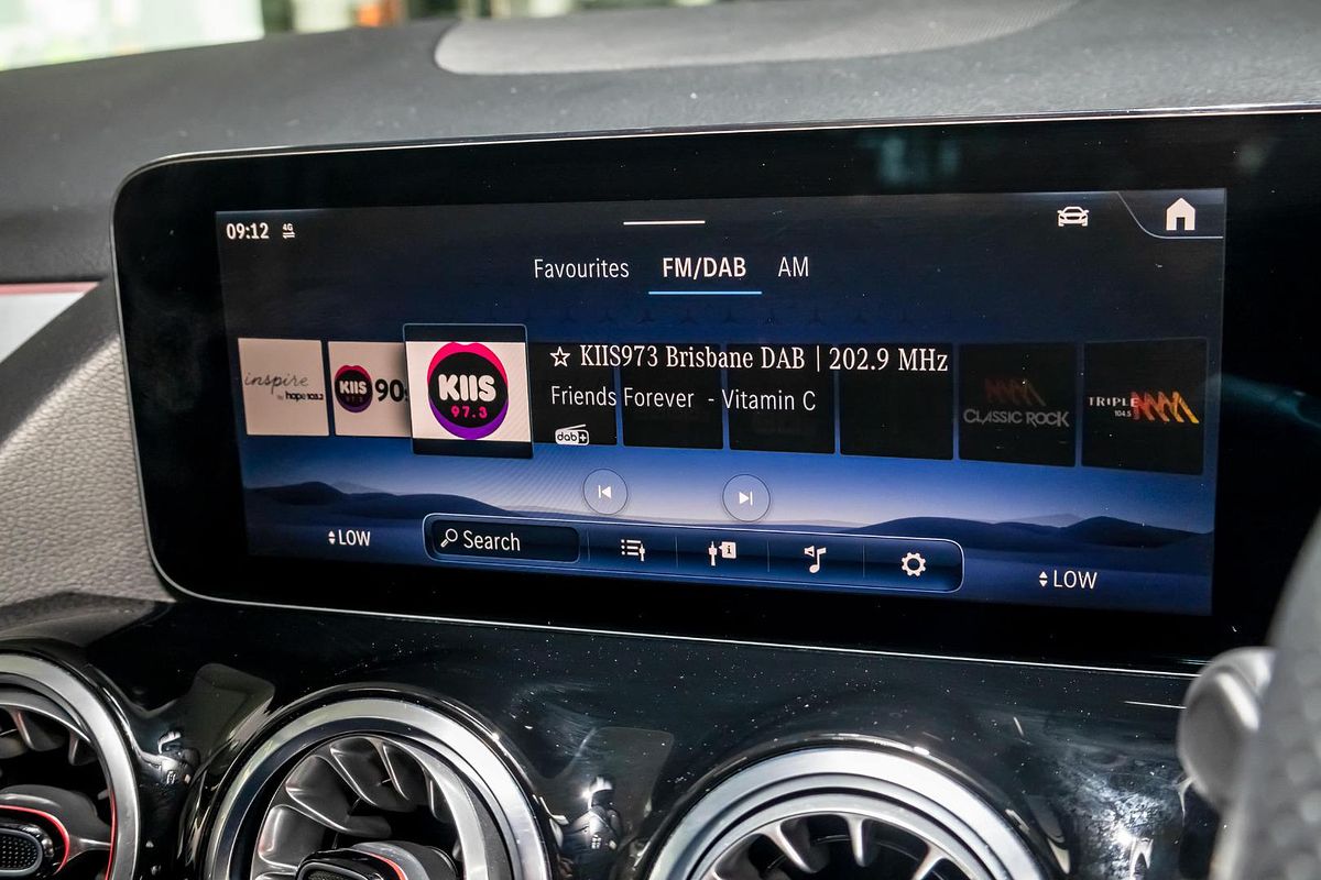 H247 806+056MY GLA200 Special Ed WAG DUAL 7sp