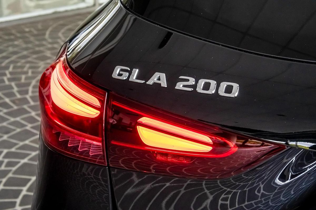H247 806+056MY GLA200 Special Ed WAG DUAL 7sp