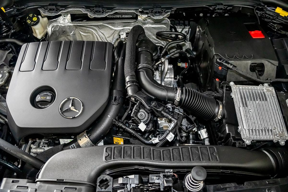 H247 806+056MY GLA200 Special Ed WAG DUAL 7sp