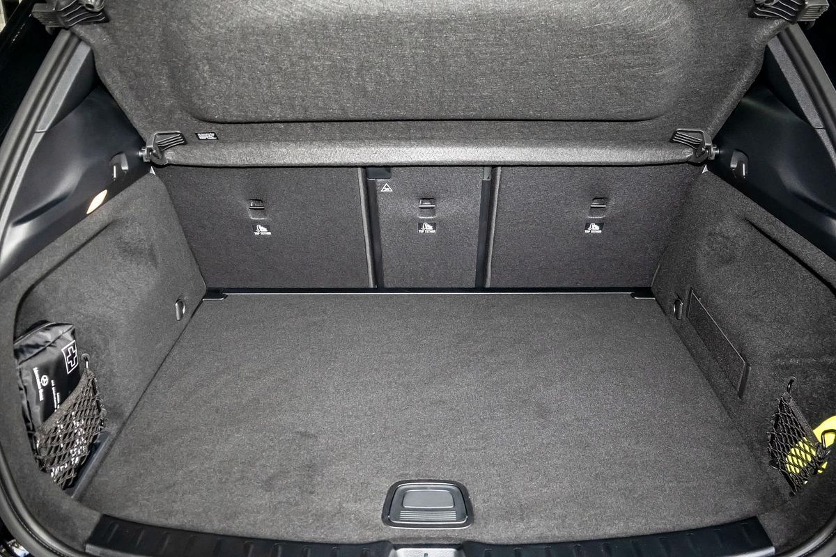 H247 806+056MY GLA200 Special Ed WAG DUAL 7sp