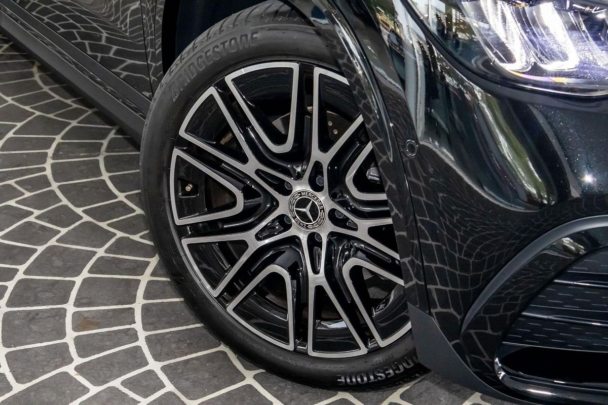 H247 806+056MY GLA200 Special Ed WAG DUAL 7sp
