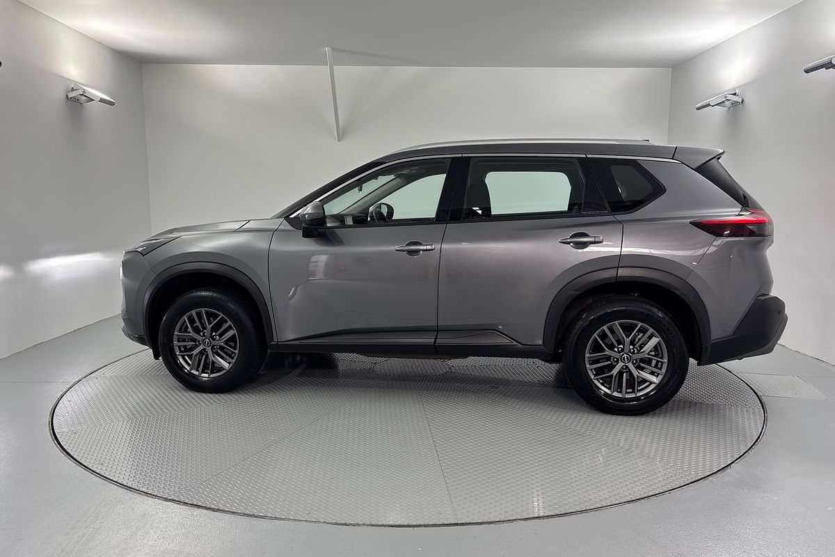 2024 Nissan X-TRAIL ST T33
