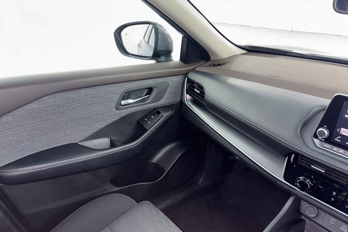 2024 Nissan X-TRAIL ST T33