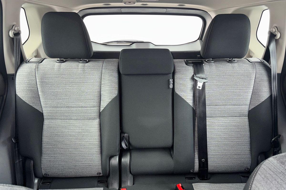 2024 Nissan X-TRAIL ST T33