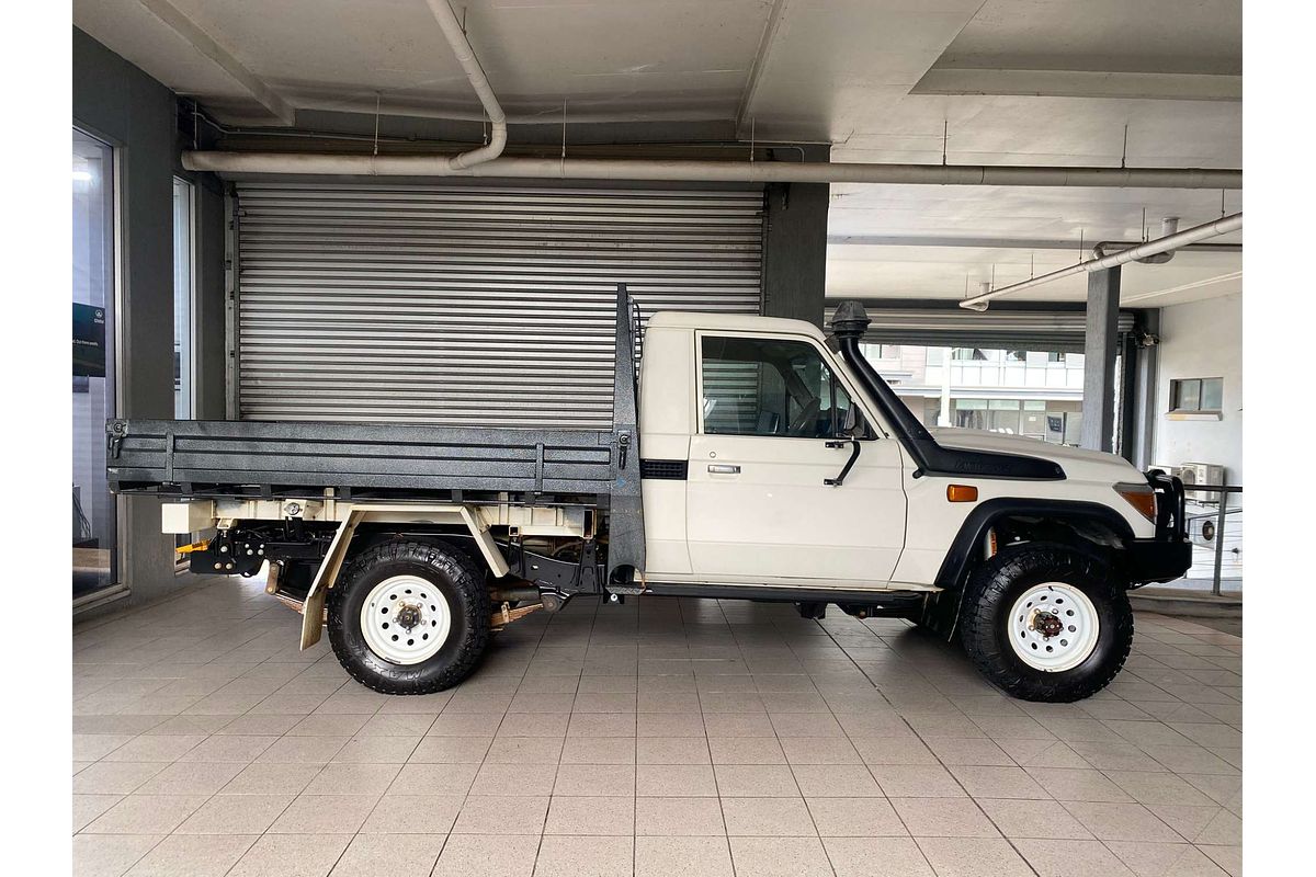 LANDCRUISER VDJ79R MY18 WORKMATE (4x4) 4.5L DTV8 DIESEL TURBO F/INJ 5 SP MANUAL C/CHAS