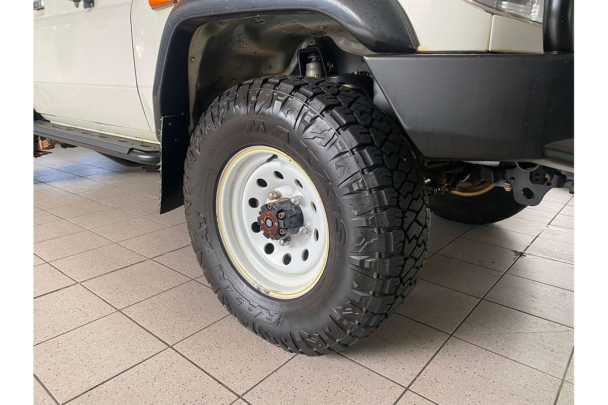 LANDCRUISER VDJ79R MY18 WORKMATE (4x4) 4.5L DTV8 DIESEL TURBO F/INJ 5 SP MANUAL C/CHAS