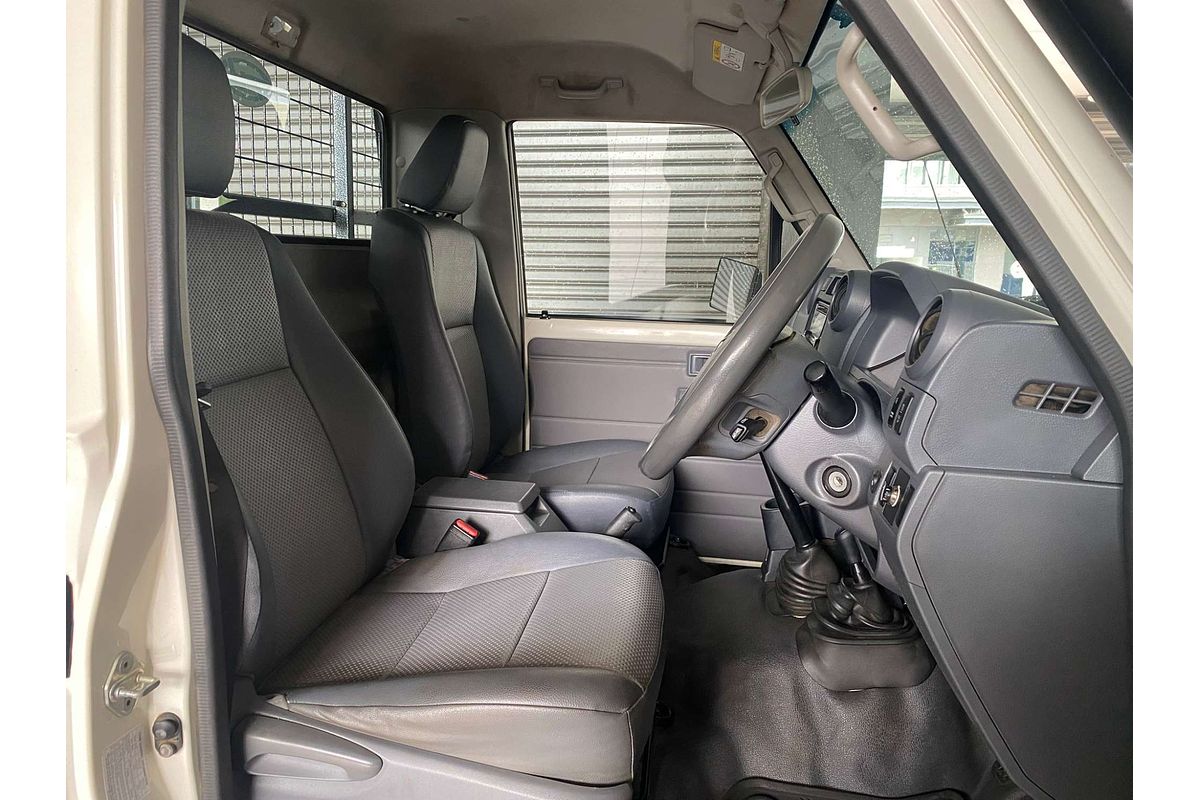 LANDCRUISER VDJ79R MY18 WORKMATE (4x4) 4.5L DTV8 DIESEL TURBO F/INJ 5 SP MANUAL C/CHAS