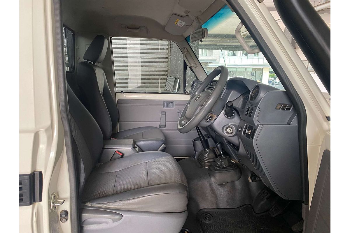 LANDCRUISER VDJ79R MY18 WORKMATE (4x4) 4.5L DTV8 DIESEL TURBO F/INJ 5 SP MANUAL C/CHAS