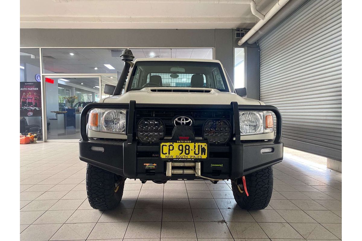 LANDCRUISER VDJ79R MY18 WORKMATE (4x4) 4.5L DTV8 DIESEL TURBO F/INJ 5 SP MANUAL C/CHAS