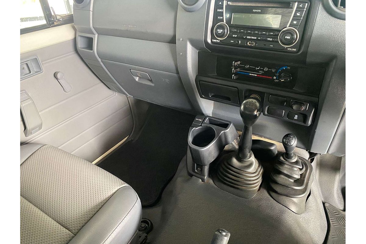LANDCRUISER VDJ79R MY18 WORKMATE (4x4) 4.5L DTV8 DIESEL TURBO F/INJ 5 SP MANUAL C/CHAS
