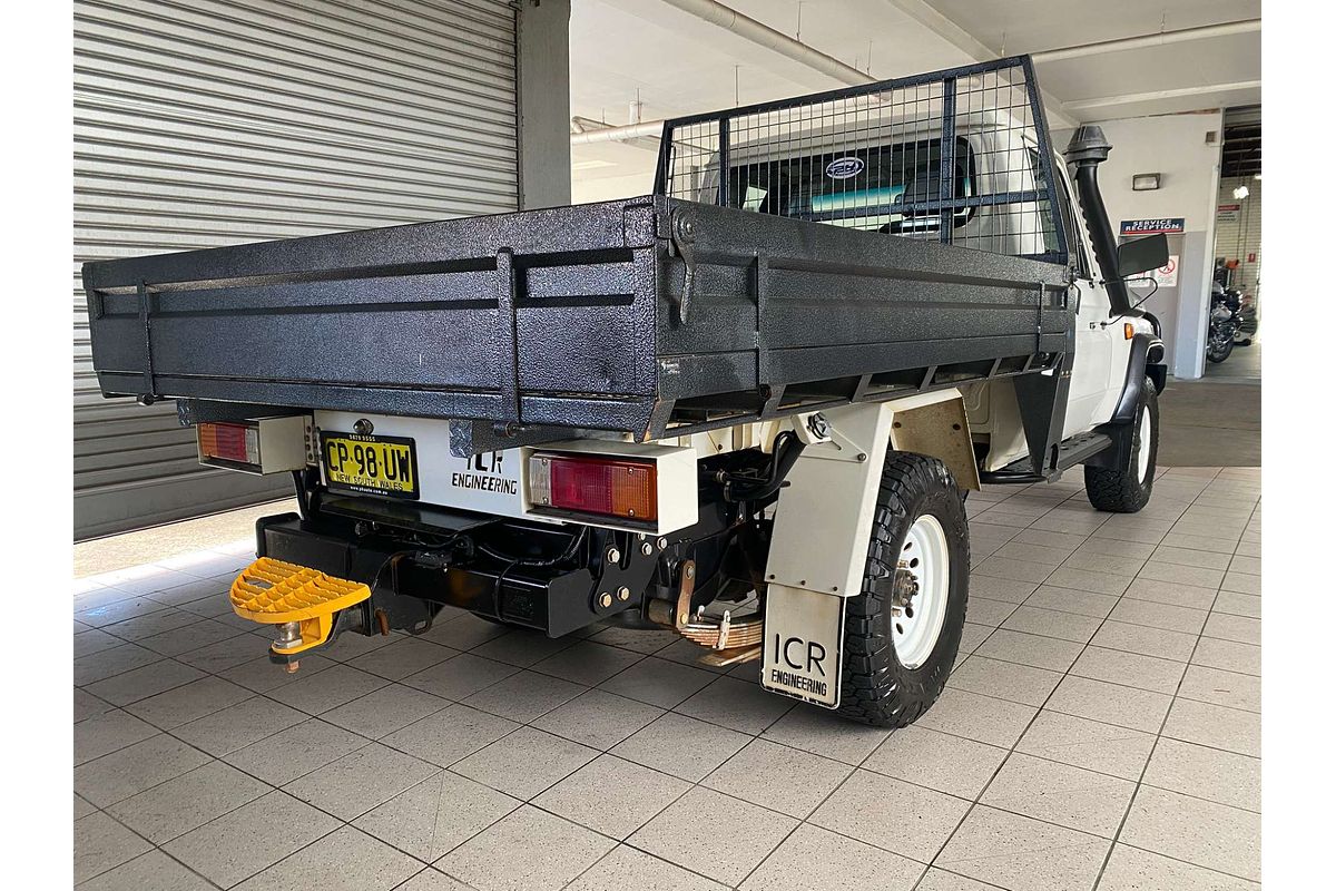 LANDCRUISER VDJ79R MY18 WORKMATE (4x4) 4.5L DTV8 DIESEL TURBO F/INJ 5 SP MANUAL C/CHAS