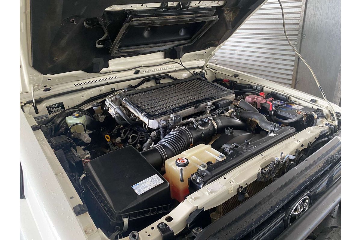 LANDCRUISER VDJ79R MY18 WORKMATE (4x4) 4.5L DTV8 DIESEL TURBO F/INJ 5 SP MANUAL C/CHAS