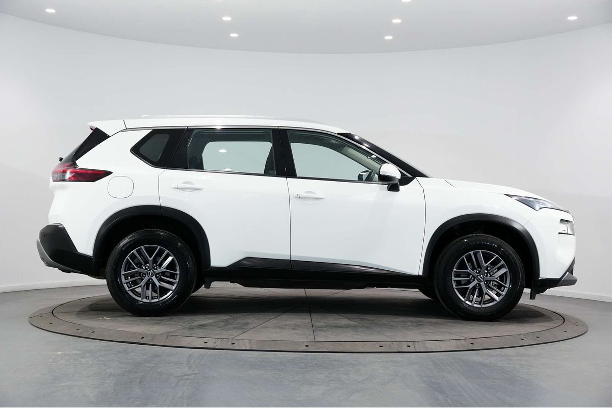2024 Nissan X-TRAIL ST T33