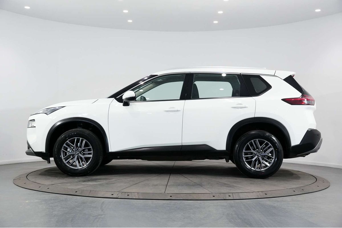 2024 Nissan X-TRAIL ST T33