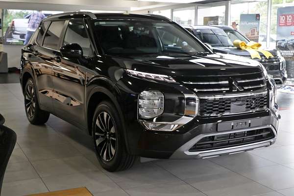 2025 Mitsubishi Outlander LS ZM