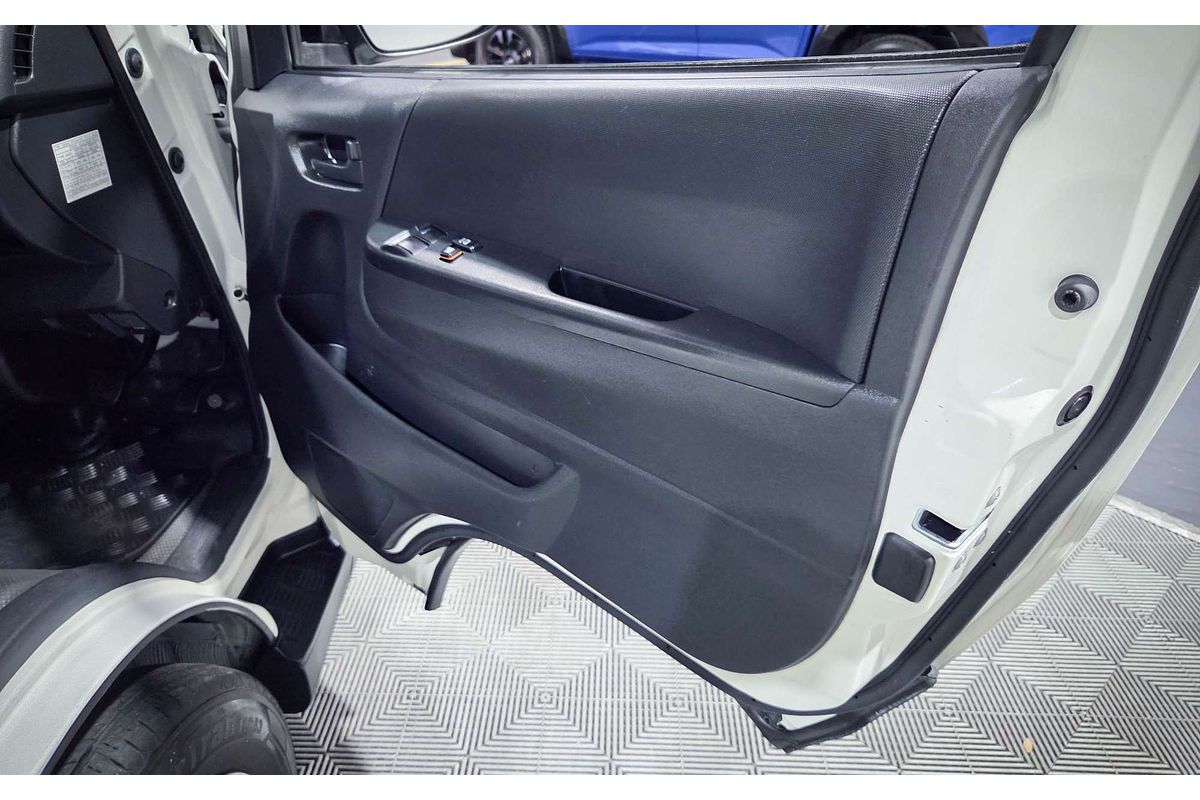 2016 Toyota Hiace Commuter KDH223R ELWB High Roof