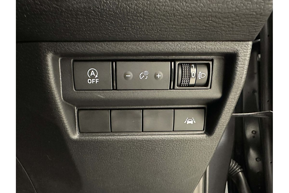 Nissan NAVARA 4X4 2.4 DSL AUTO DC ST