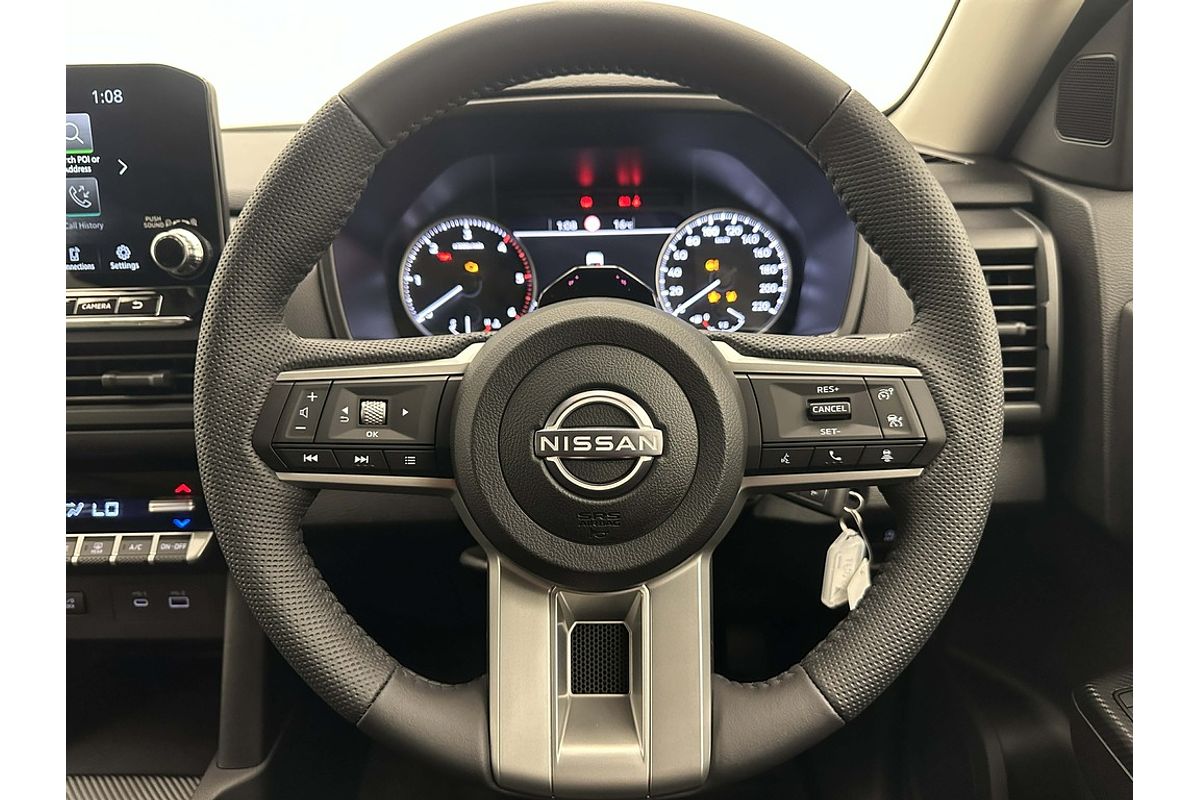 Nissan NAVARA 4X4 2.4 DSL AUTO DC ST