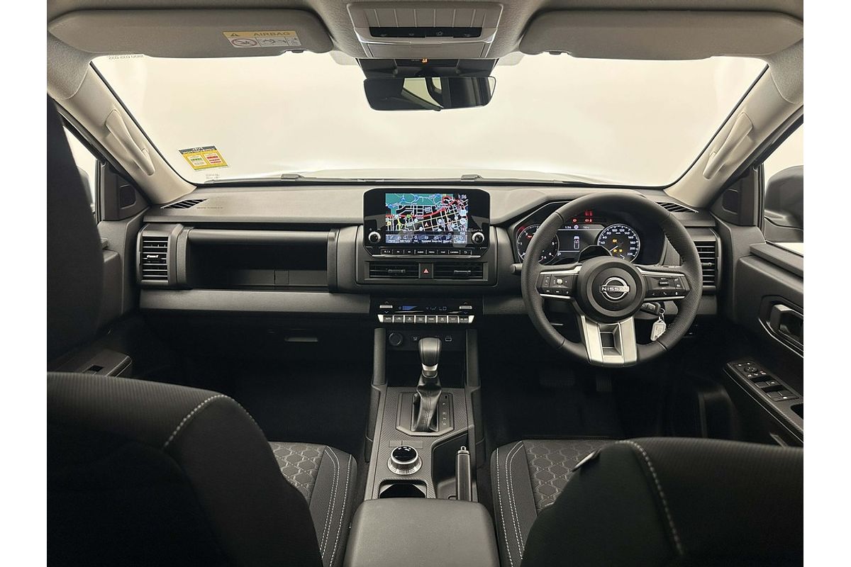 Nissan NAVARA 4X4 2.4 DSL AUTO DC ST