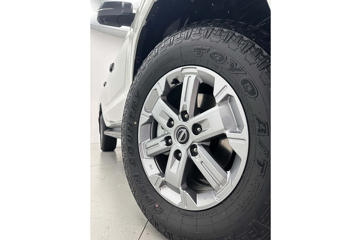 Nissan NAVARA 4X4 2.4 DSL AUTO DC ST