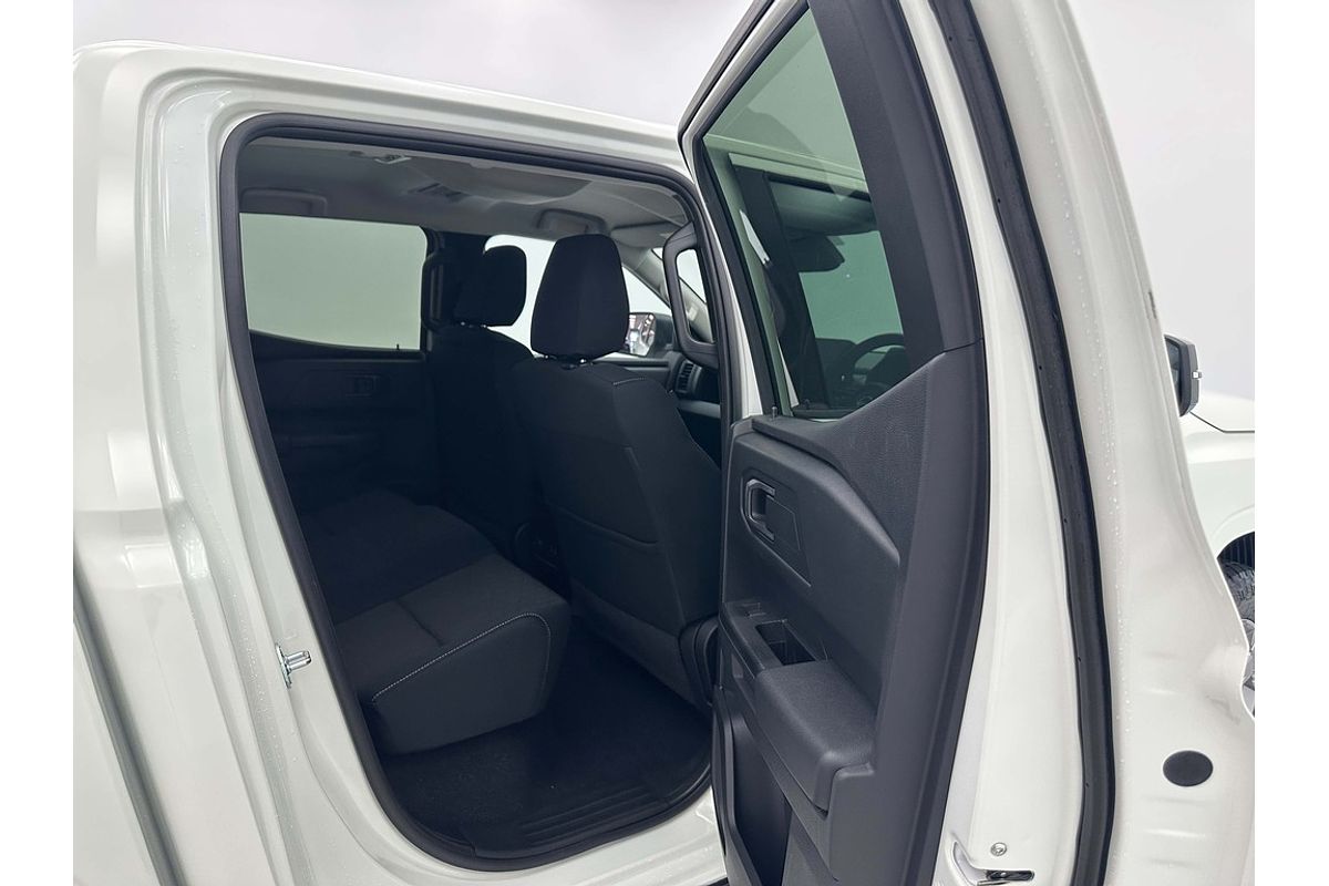 Nissan NAVARA 4X4 2.4 DSL AUTO DC ST